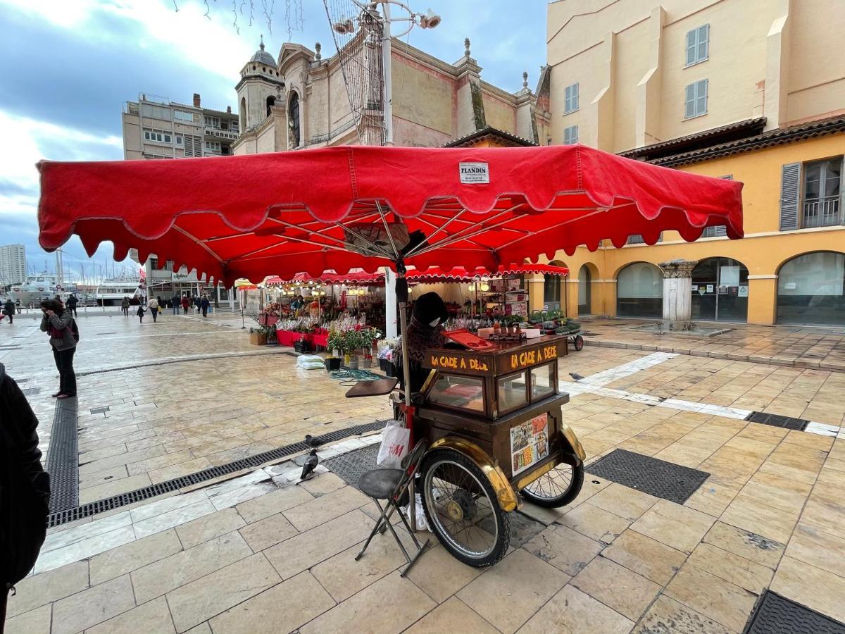 Au Coeur Du Vieux Toulon Au Calme Appartement Renove Climatise Confortable Etage Eleve Avec Ascenseur Proche Parking Et Toutes Commodites Exterior foto