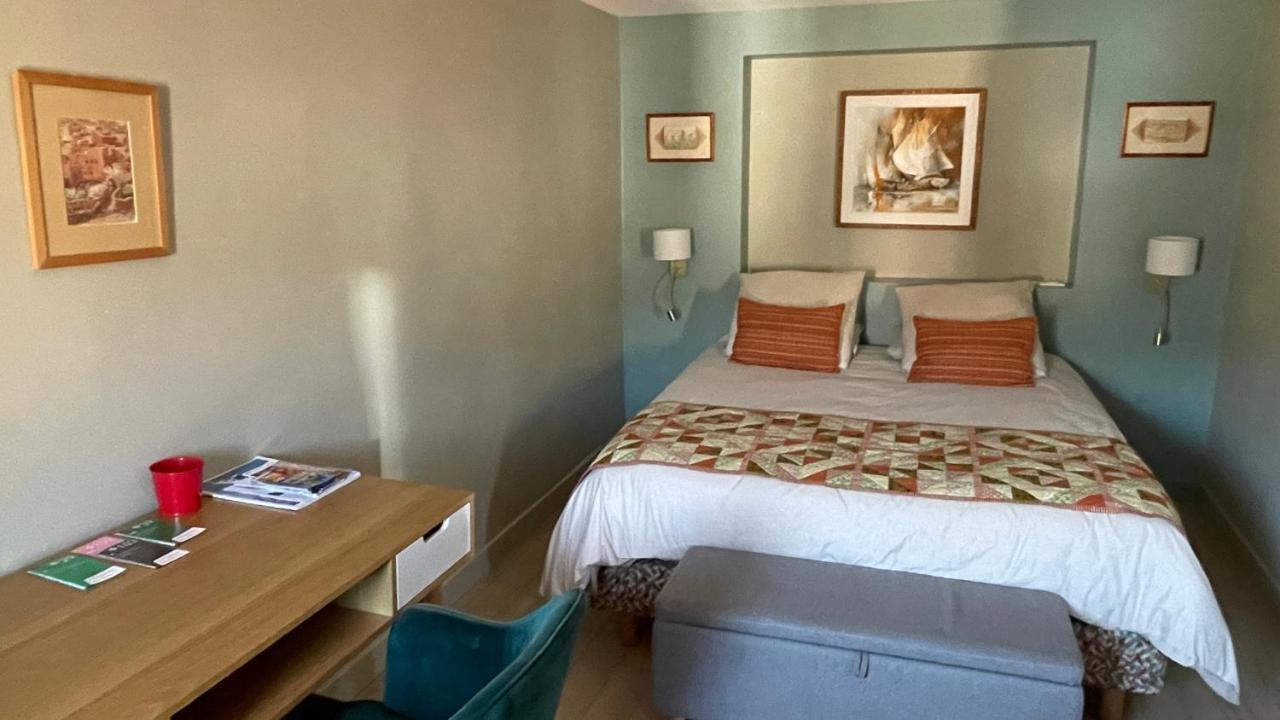 Au Coeur Du Vieux Toulon Au Calme Appartement Renove Climatise Confortable Etage Eleve Avec Ascenseur Proche Parking Et Toutes Commodites Exterior foto