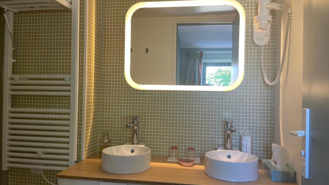 Au Coeur Du Vieux Toulon Au Calme Appartement Renove Climatise Confortable Etage Eleve Avec Ascenseur Proche Parking Et Toutes Commodites Exterior foto