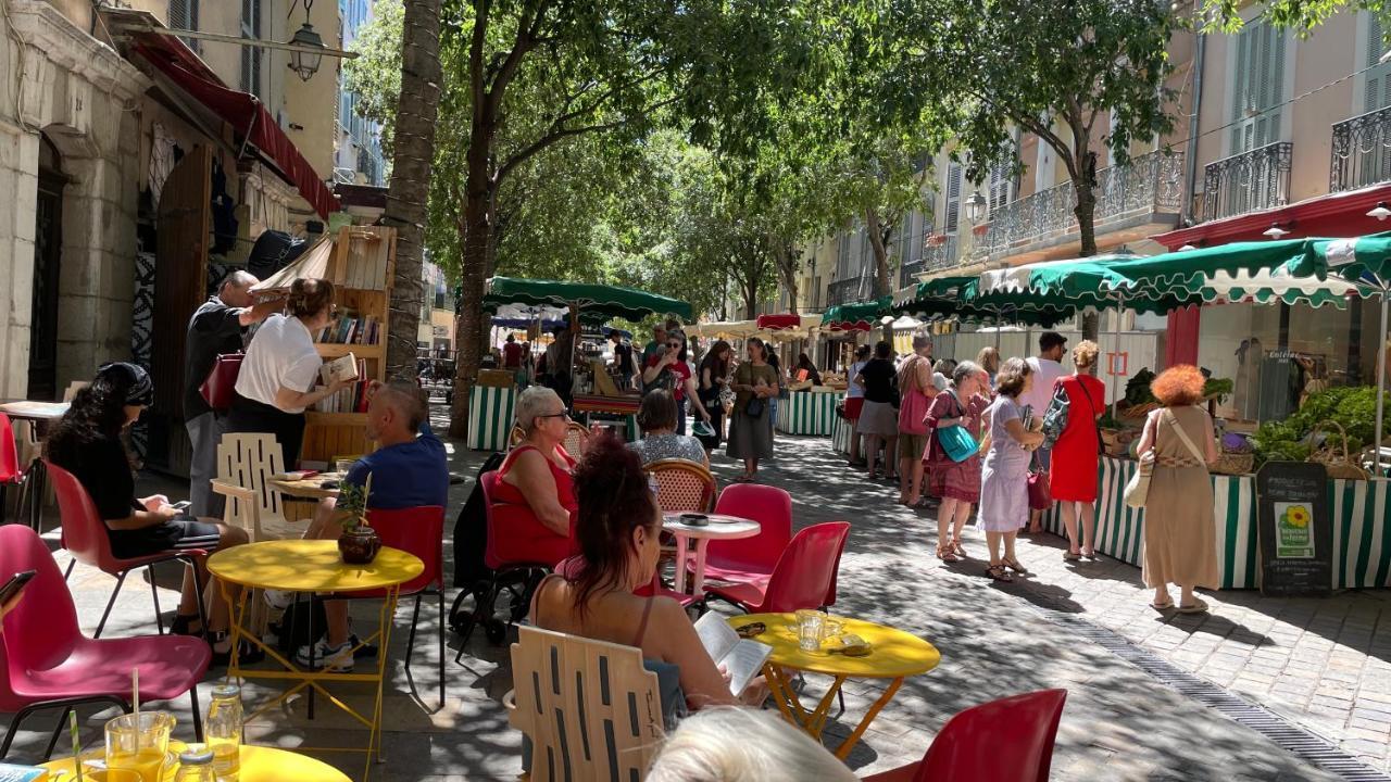 Au Coeur Du Vieux Toulon Au Calme Appartement Renove Climatise Confortable Etage Eleve Avec Ascenseur Proche Parking Et Toutes Commodites Exterior foto